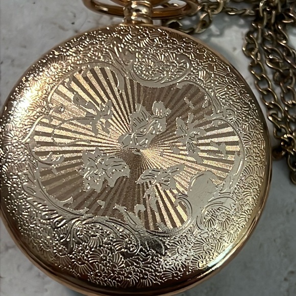 Women’s 32” Pendant Necklace & Hidden Watch. - Picture 4 of 8